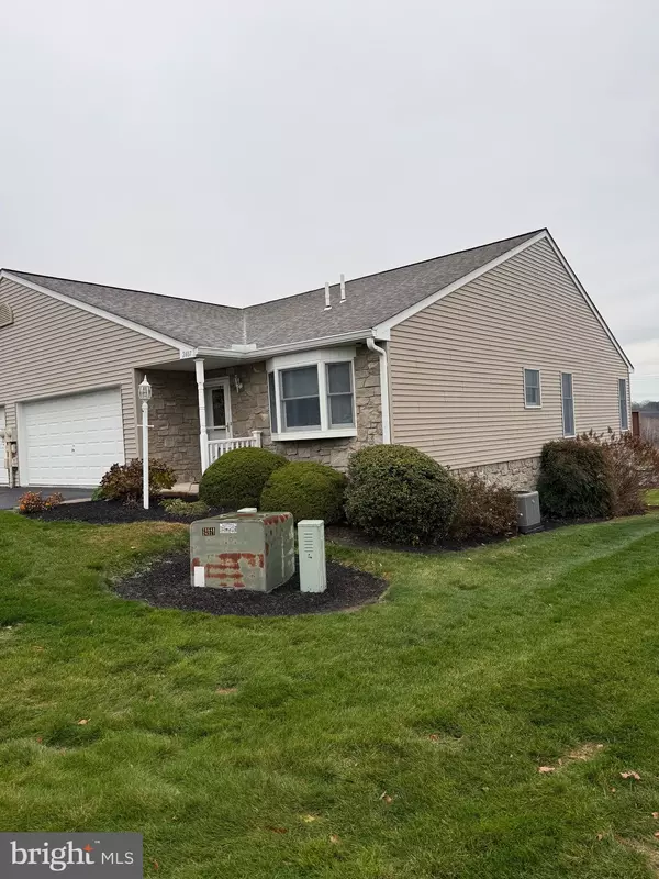 York, PA 17406,2407 PIN OAK DR #33
