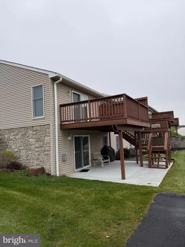 York, PA 17406,2407 PIN OAK DR #33