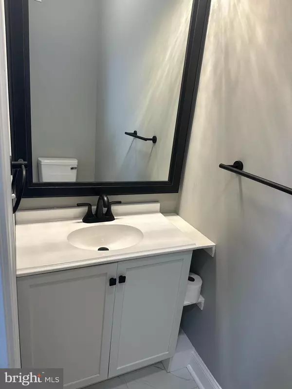 Philadelphia, PA 19132,2122 W TORONTO ST