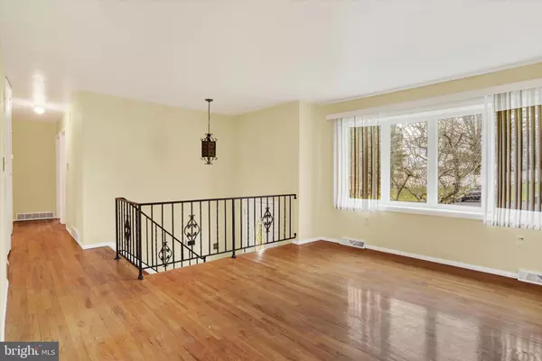 Hummelstown, PA 17036,490 SUE DR