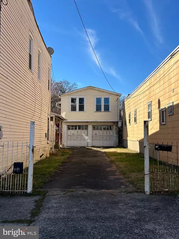 Saint Clair, PA 17970,20 S 2ND ST