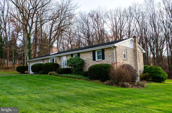 670 DIETZ RD, York, PA 17402