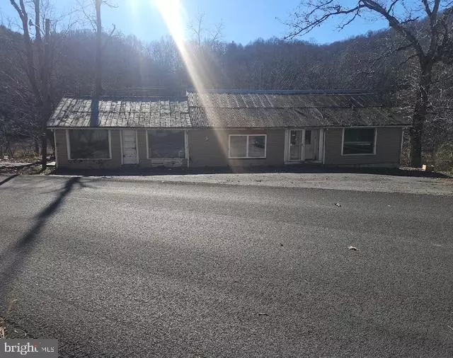 Cedar Bluff, VA 24609,5910 DRY FORD RD