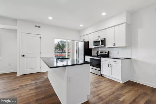 Schwenksville, PA 19473,905 FOREST LN