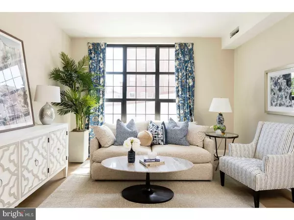 Philadelphia, PA 19106,218-26 ARCH ST #211