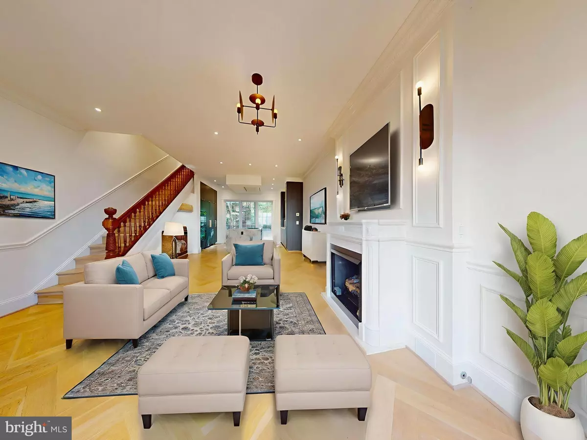 Washington, DC 20009,1808 RIGGS PL NW