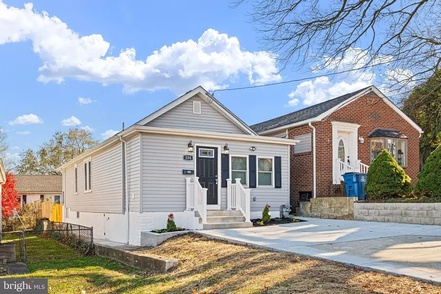 204 S DUPONT RD, Wilmington, DE 19804