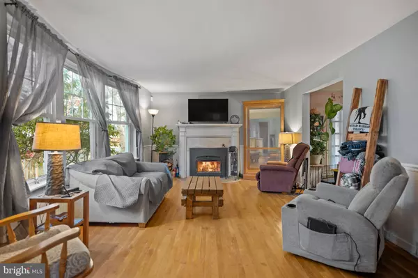 Vineland, NJ 08360,38 D'SHIBE TER