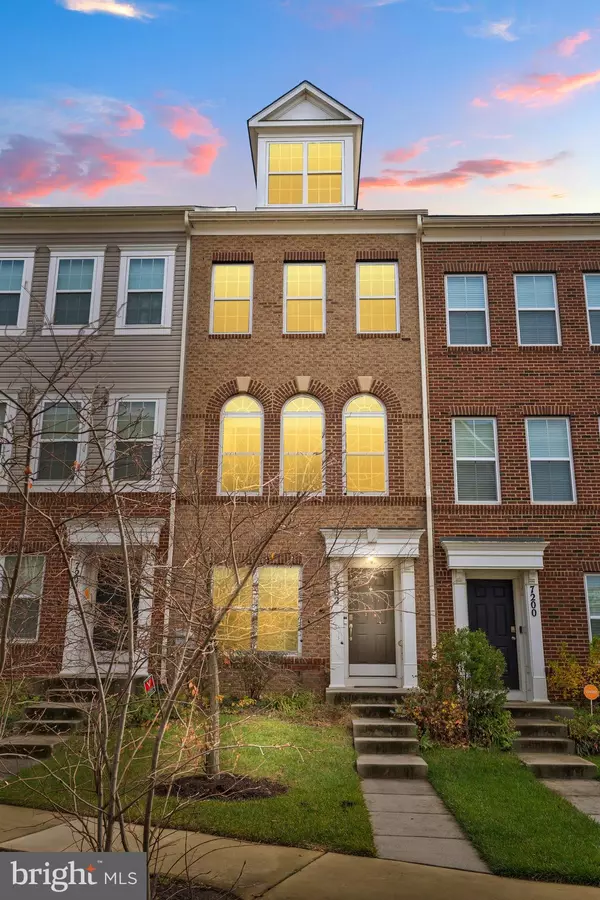 Beltsville, MD 20705,7202 SILVER THORN WAY