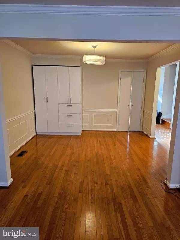 Annandale, VA 22003,4313 GREENBERRY LN