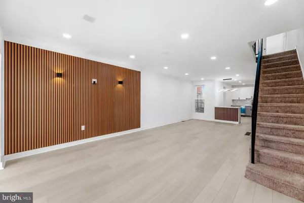 Philadelphia, PA 19141,6012 N 19TH ST