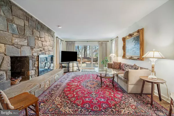 Potomac, MD 20854,2 CANDLELIGHT CT