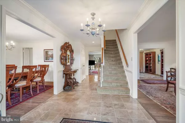 Potomac, MD 20854,2 CANDLELIGHT CT