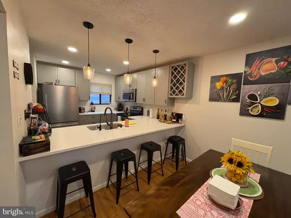 Hedgesville, WV 25427,46 FISHHOOK LN