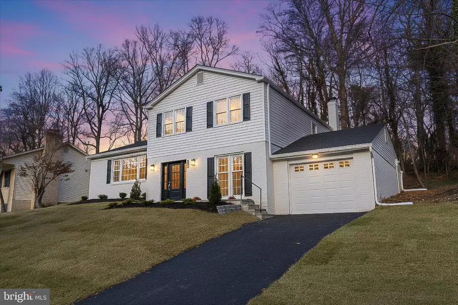 1851 FOXSTONE DR, Vienna, VA 22182