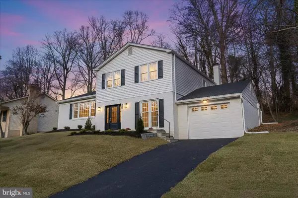 1851 FOXSTONE DR, Vienna, VA 22182