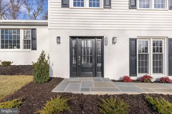 Vienna, VA 22182,1851 FOXSTONE DR