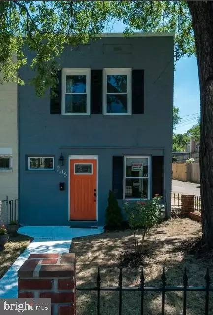 206 34TH ST SE, Washington, DC 20019