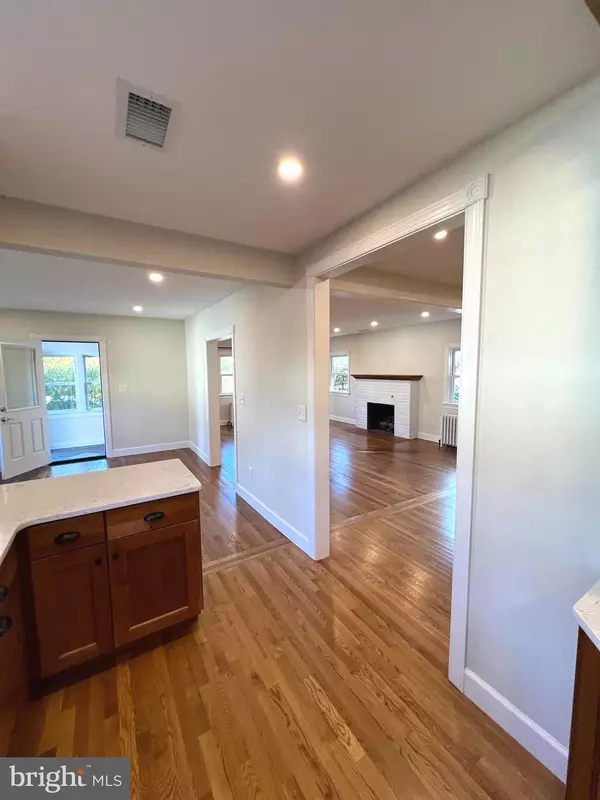 Berwyn, PA 19312,28 ORCHARD LN