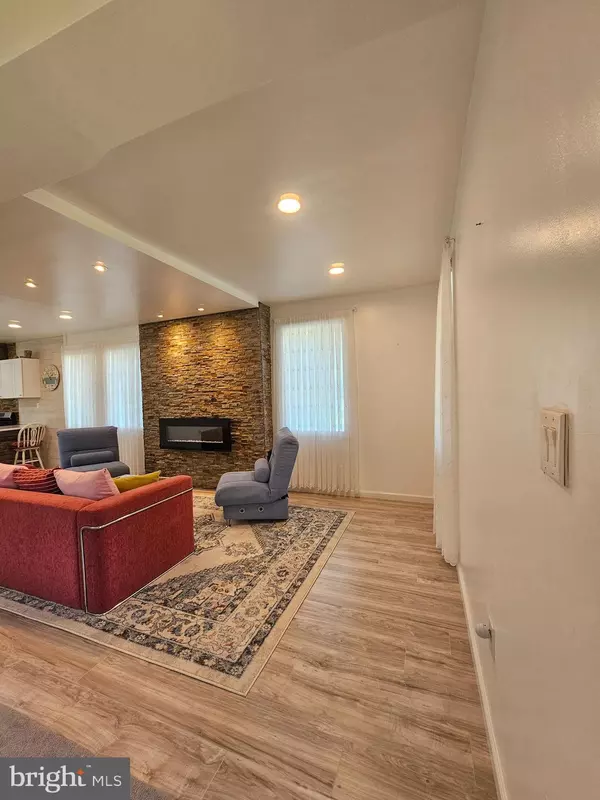 Williamstown, NJ 08094,836 NEW BROOKLYN RD