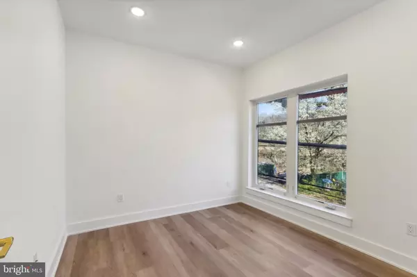 Philadelphia, PA 19119,367 W HORTTER ST #203