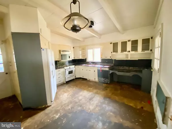 Trenton, NJ 08618,323 CONCORD AVE