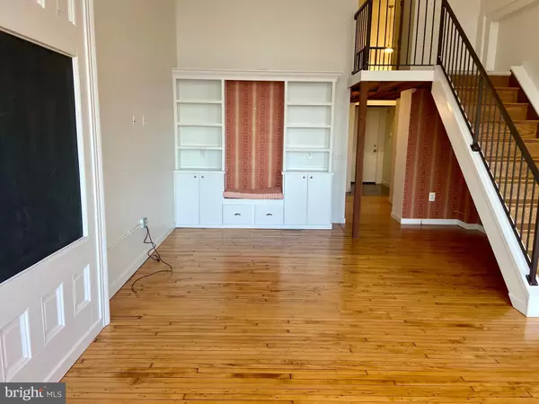 Philadelphia, PA 19147,1201 FITZWATER ST #410-411