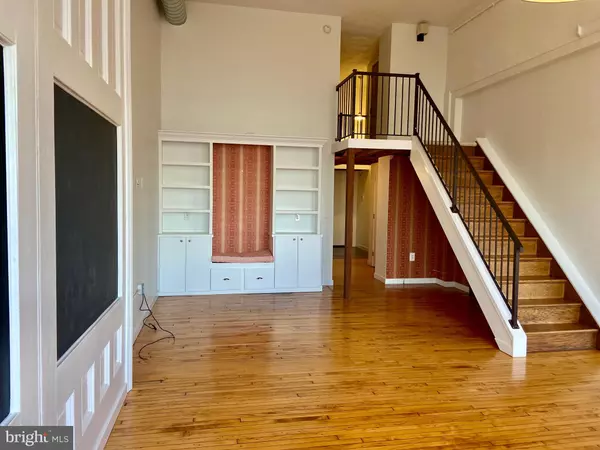 Philadelphia, PA 19147,1201 FITZWATER ST #410-411