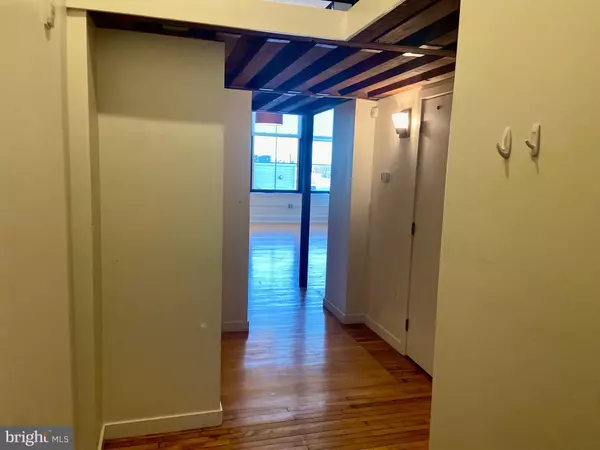 Philadelphia, PA 19147,1201 FITZWATER ST #410-411