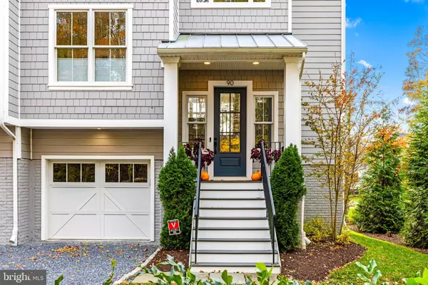 Annapolis, MD 21403,90 E LAKE DR