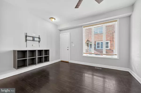 Philadelphia, PA 19145,2541 S MOLE ST