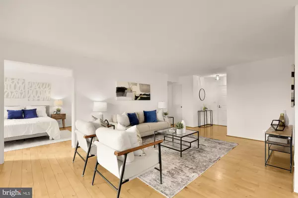 Alexandria, VA 22303,5901 MOUNT EAGLE DR #1116