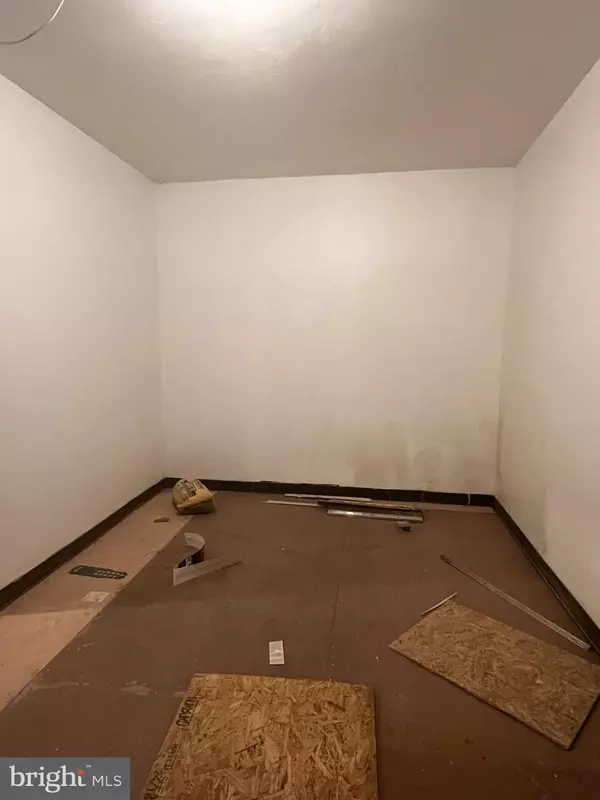 Philadelphia, PA 19122,2148 N FRONT ST N #COMMERCIAL