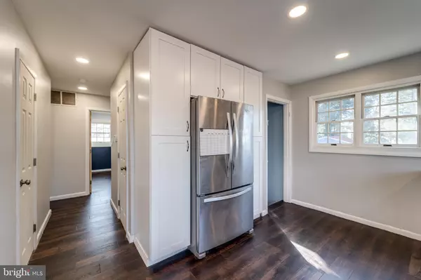 Woodbridge, VA 22191,15910 CREST DR