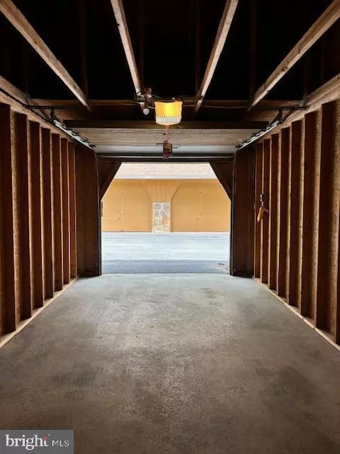 Wayne, PA 19087,16 VALLEY STREAM LN