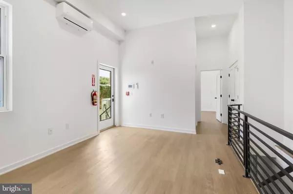 Philadelphia, PA 19107,1134 PINE ST #1