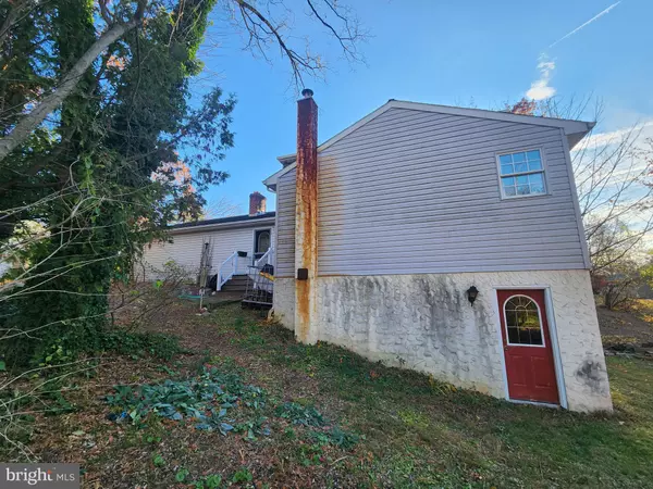 Manheim, PA 17545,68 DAFFODIL DR