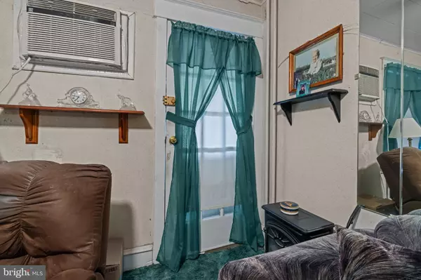 Philadelphia, PA 19135,6520 MARSDEN ST