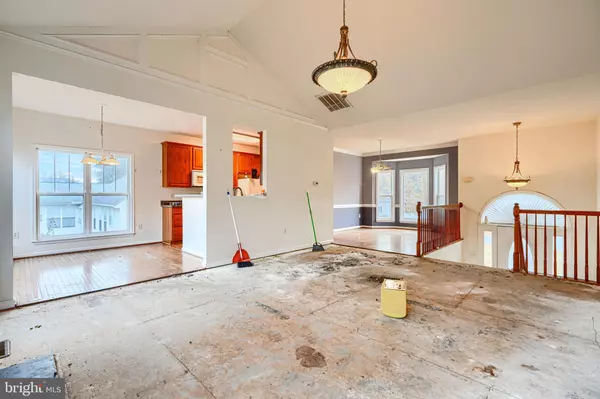 Colonial Beach, VA 22443,203 FOREST AVE