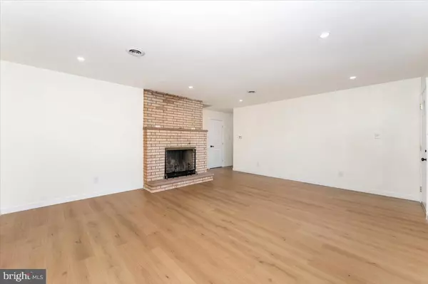 Hagerstown, MD 21740,370 DAYCOTAH AVE