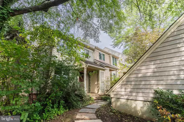 Fairfax, VA 22033,4018 LAKE GLEN RD