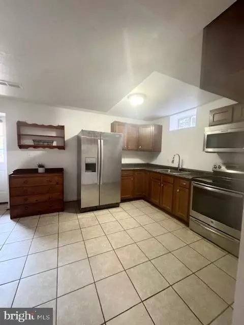 915 N FOREST TRL #B, Crownsville, MD 21032