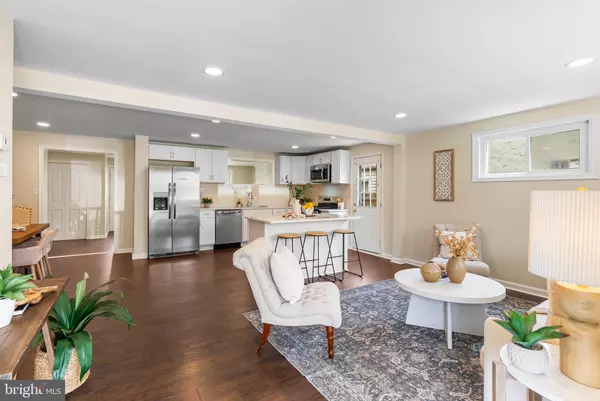 Baltimore, MD 21225,10 CEDAR HILL RD