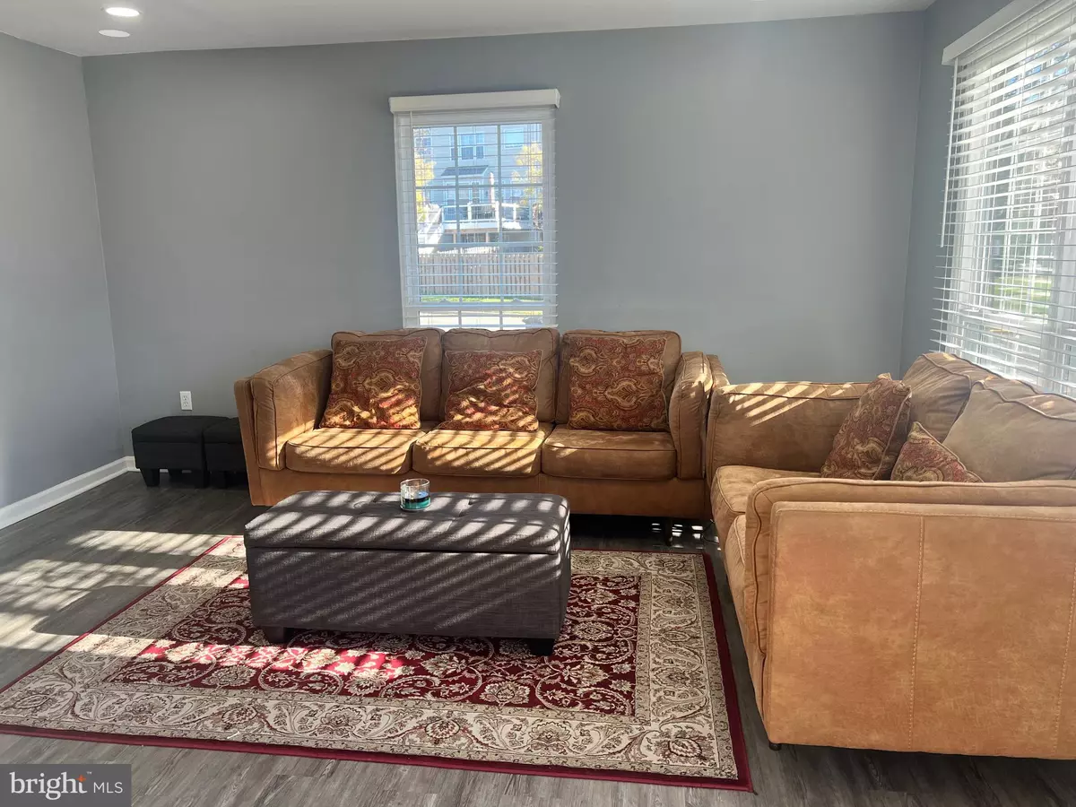 Leesburg, VA 20176,832 SMARTTS LN NE