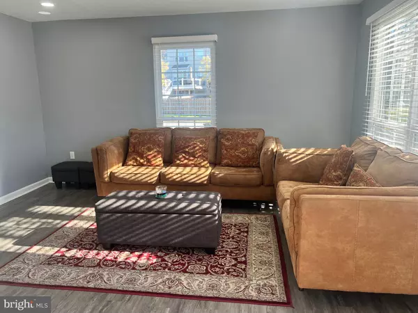 832 SMARTTS LN NE, Leesburg, VA 20176