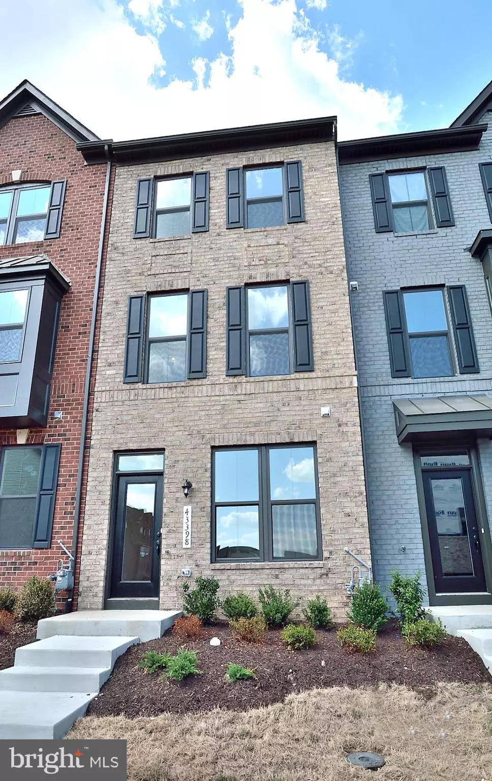 Ashburn, VA 20148,43398 APPLE ORCHARD SQ