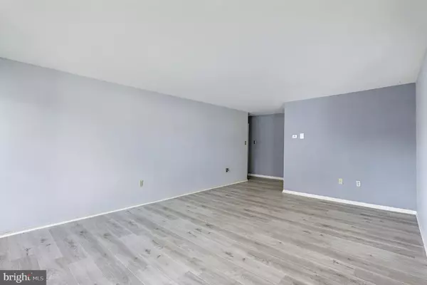 Alexandria, VA 22304,29 CANTERBURY SQ #201