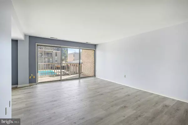 Alexandria, VA 22304,29 CANTERBURY SQ #201