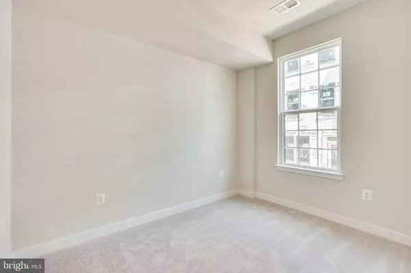 Herndon, VA 20171,13945 AIRFOIL RD