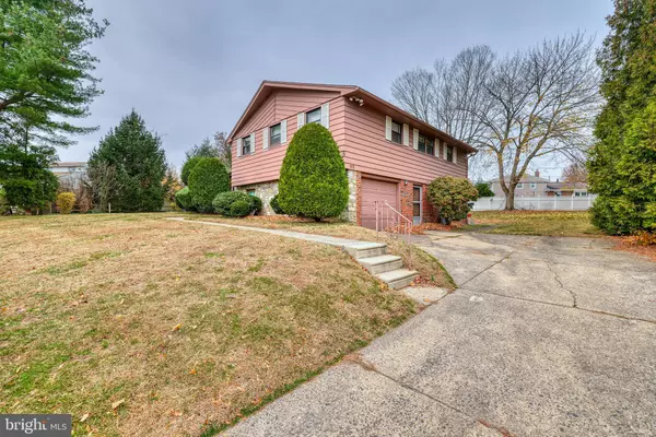 Philadelphia, PA 19115,117 ALEXIS LN